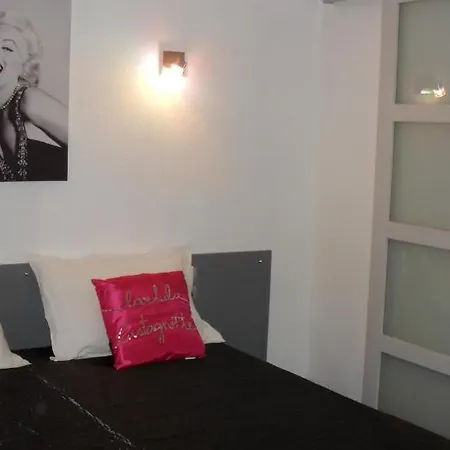 Le Langue D'oc Готель 2*