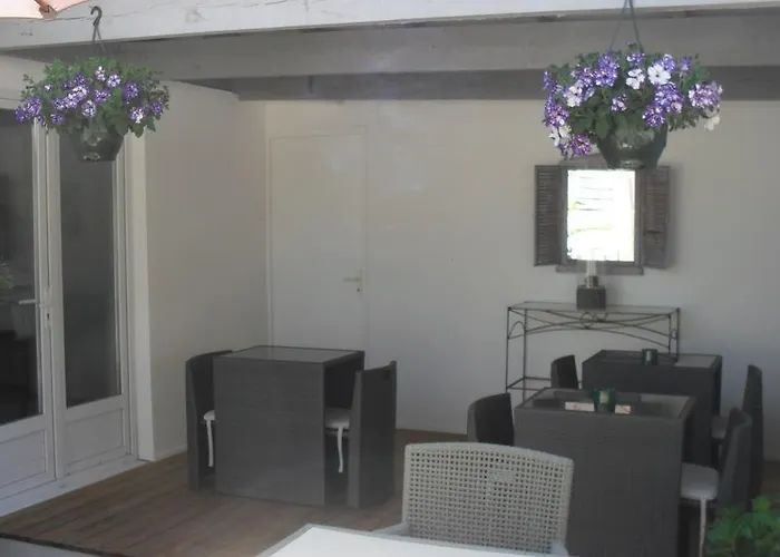 Le Langue D'oc ホテル 2*