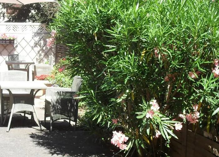 Le Langue D'oc ホテル アグド